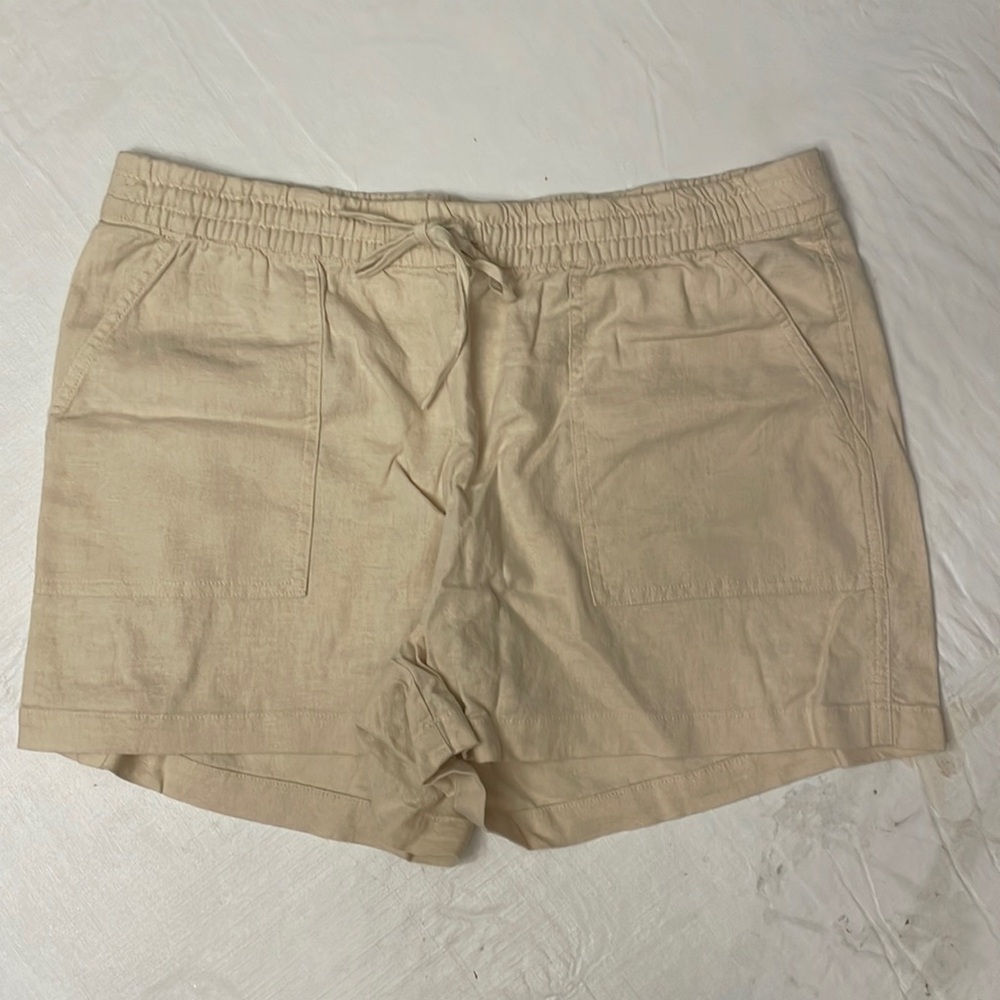 J. Crew linen blend shorts. Size M. NWT